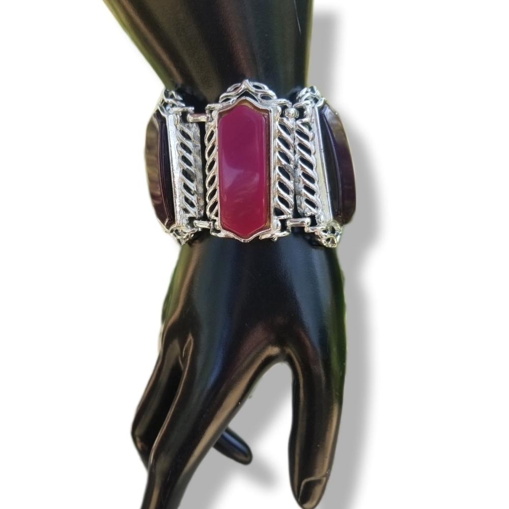 1960s VINTAGE CHROME SILVER, PINK & PURPLE THERMOSET LUCITE WIDE PANEL BRACELET - Picture 2 of 10